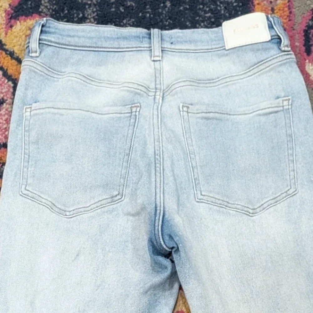 EXPRESS Super High Rise Skinny Distressed Light Wash Jeans Sz 26x27 Raw Hem Edgy